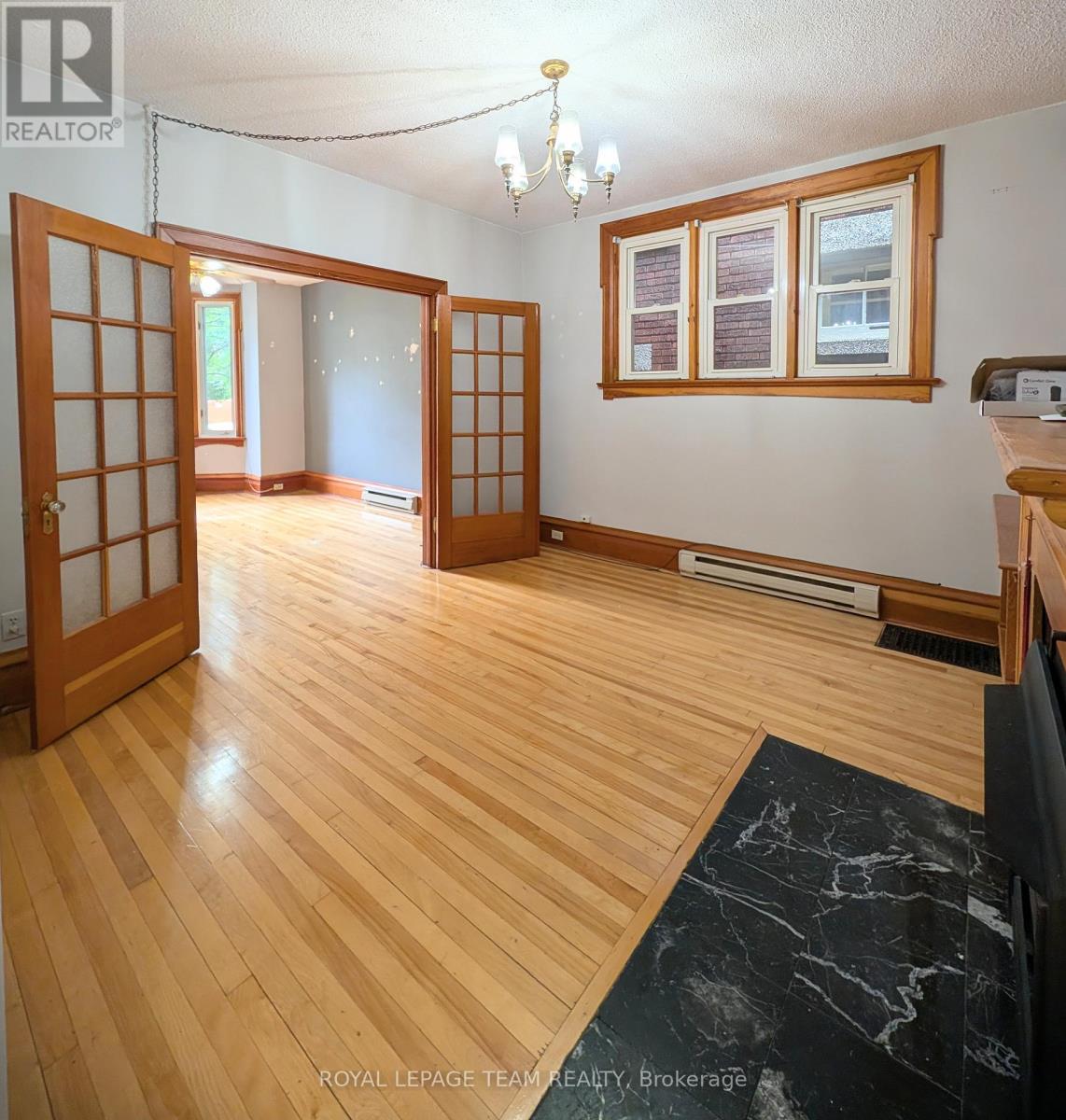 2 Bed, 1 Bath Multi-Family for Rent in Ottawa – UNIT 1 – 44 SPADINA AVENUE, Ottawa – MLS# X13520356 - Image 6