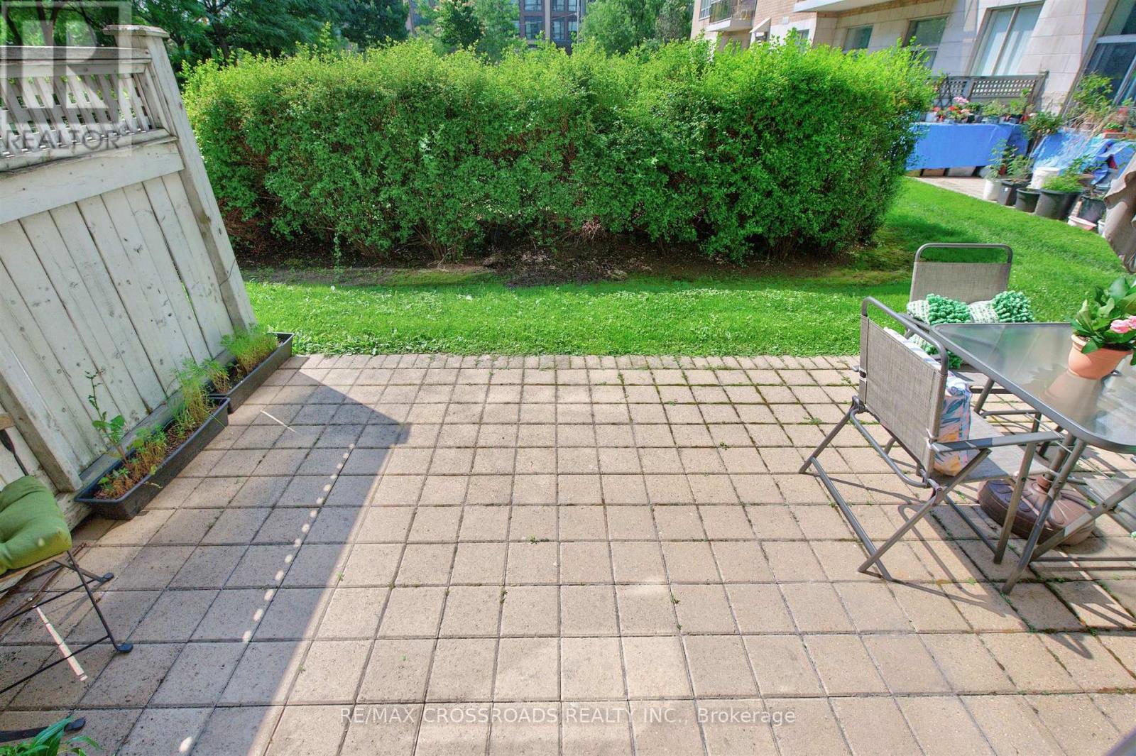 #183 650 LAWRENCE AVENUE W - 16