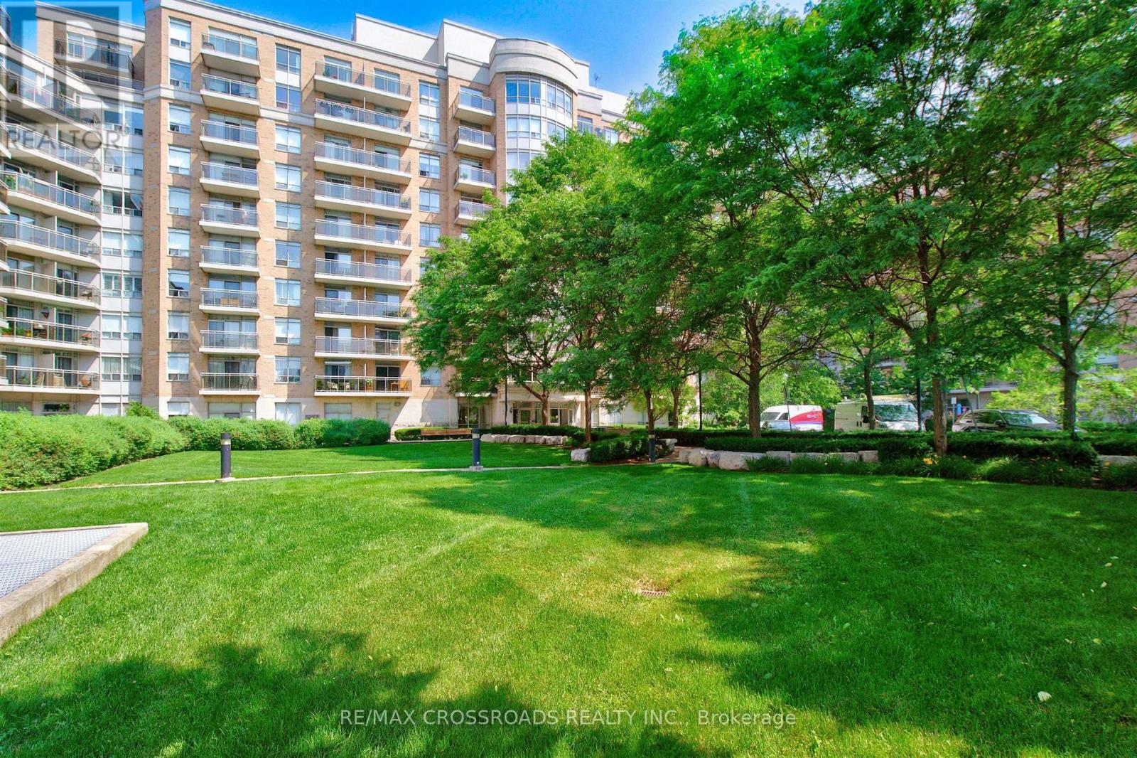 #183 650 LAWRENCE AVENUE W - 25