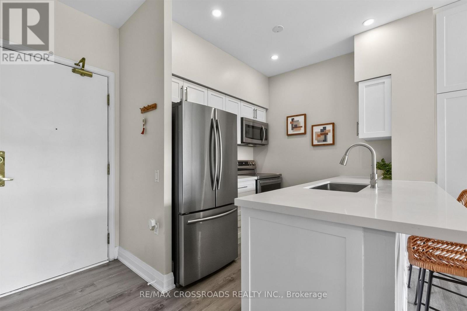 #183 650 LAWRENCE AVENUE W - 4
