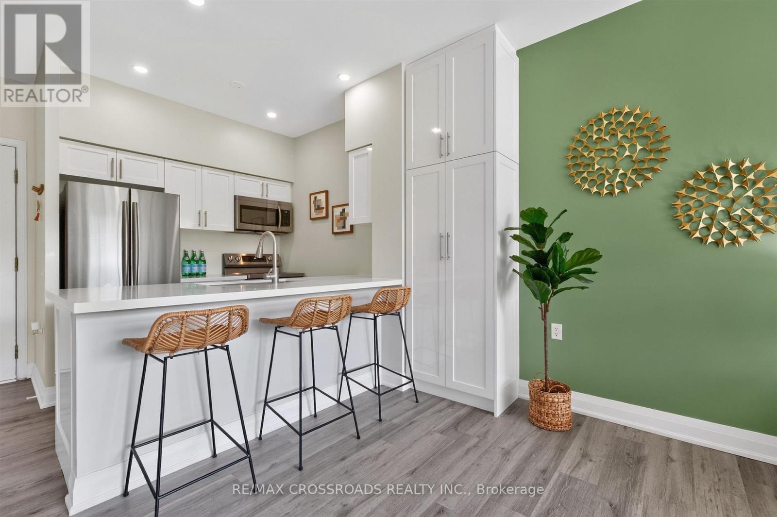 #183 650 LAWRENCE AVENUE W - 7