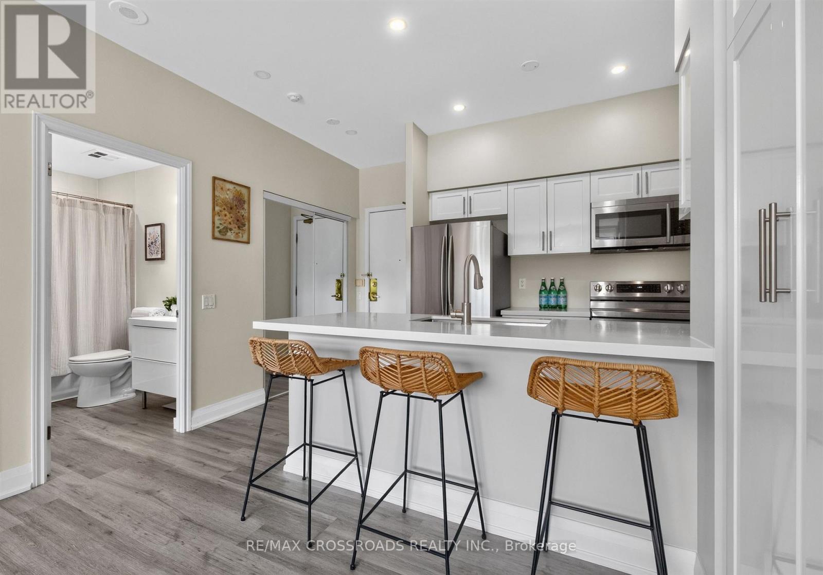 #183 650 LAWRENCE AVENUE W - 9