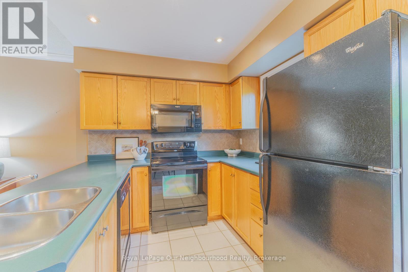 #23 811 WILSON ROAD N - 15