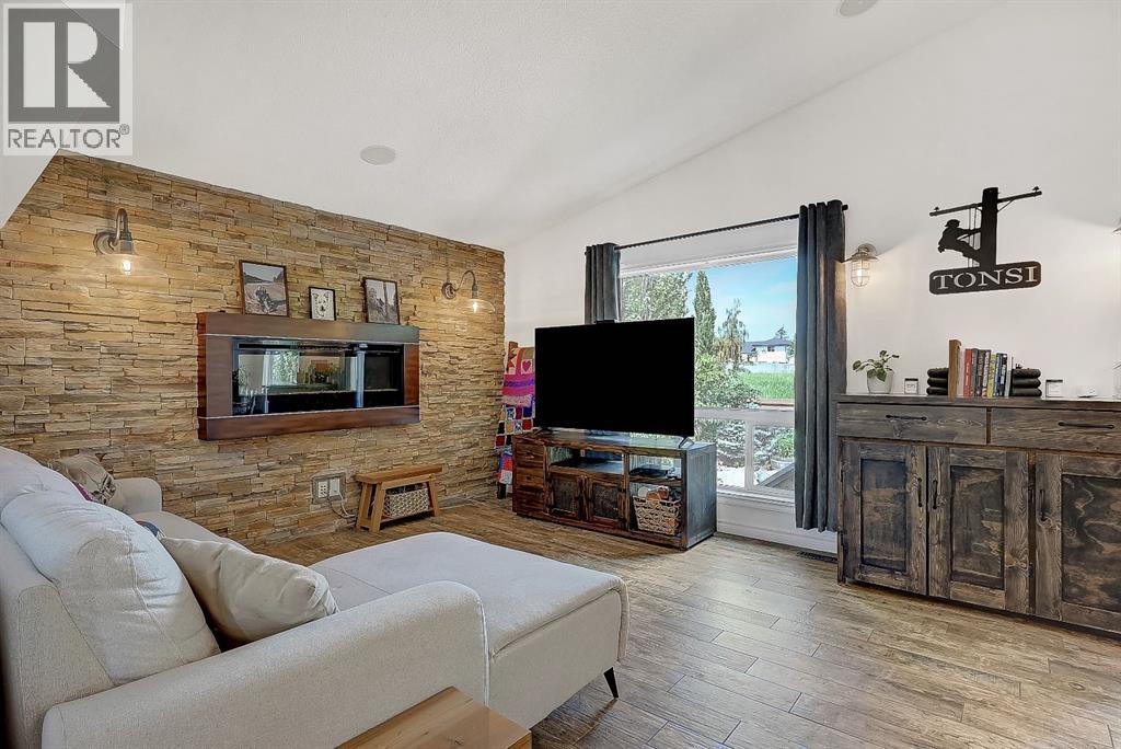 8842 115 Avenue - photo 2