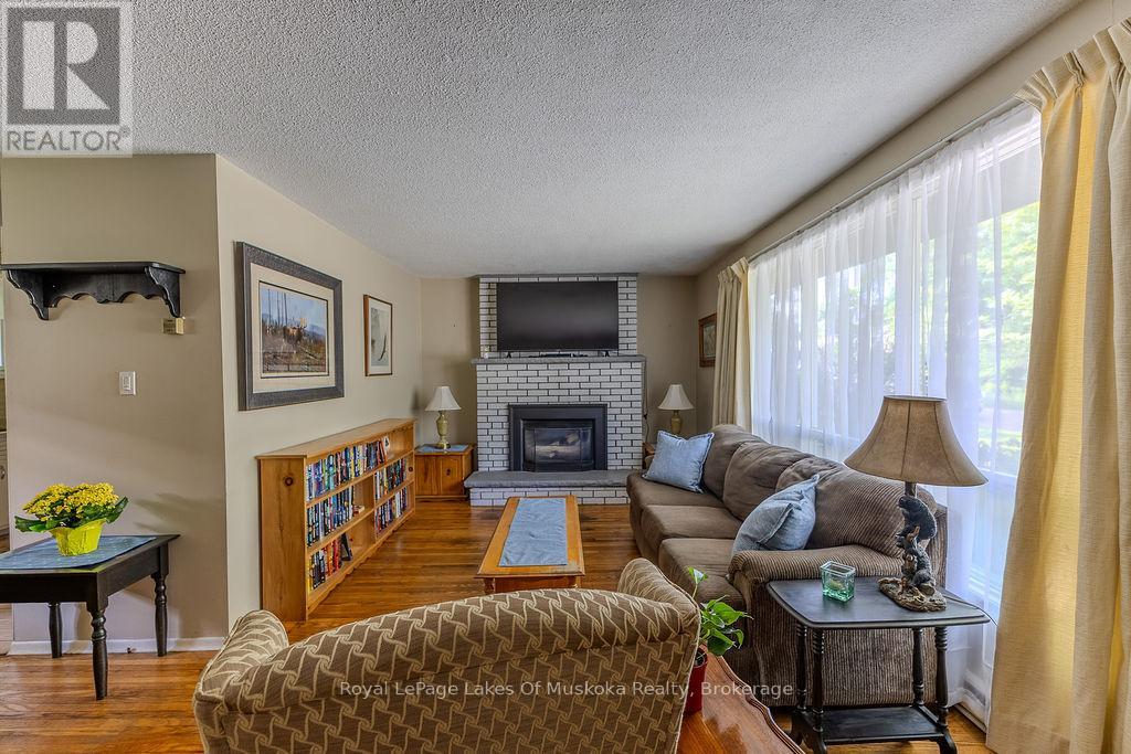 880 SARAH STREET N - 12
