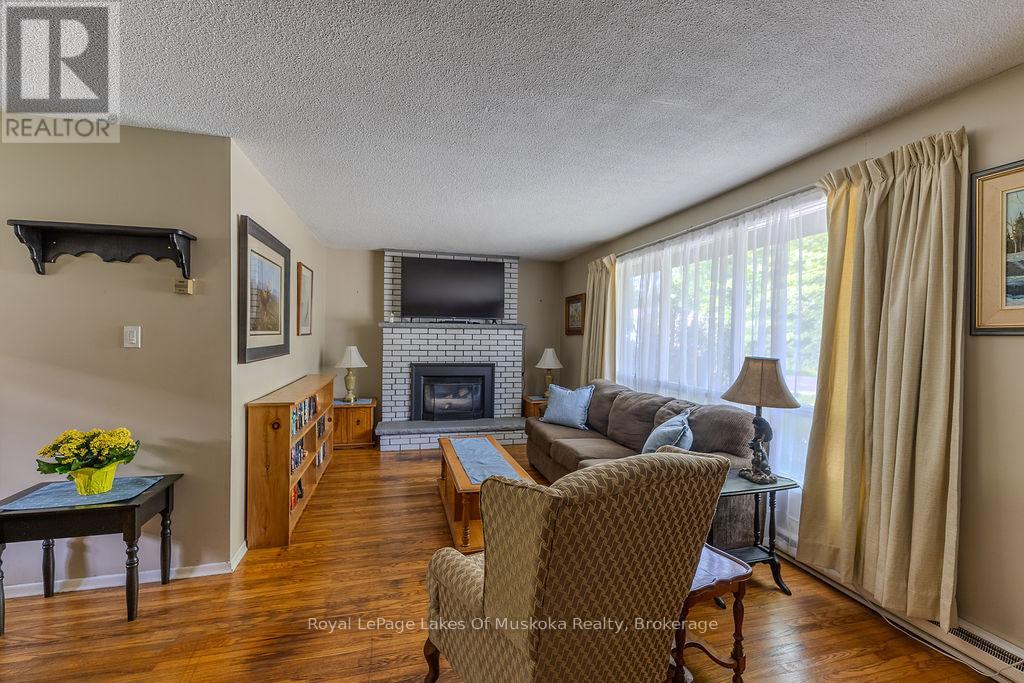 880 SARAH STREET N - 13