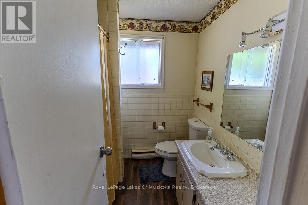 880 SARAH STREET N - 27