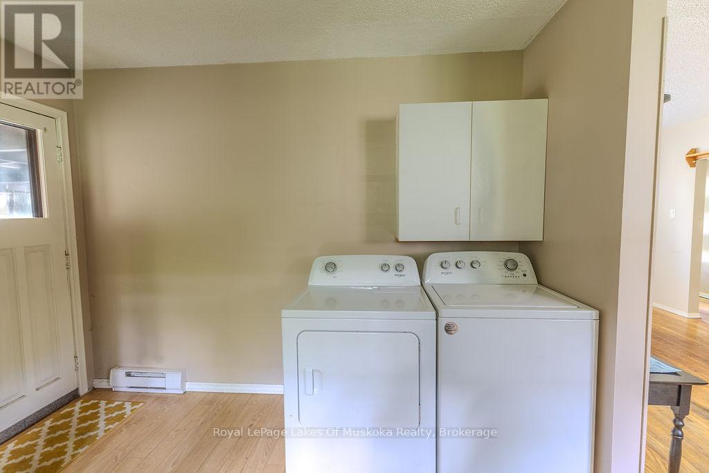 880 SARAH STREET N - 28