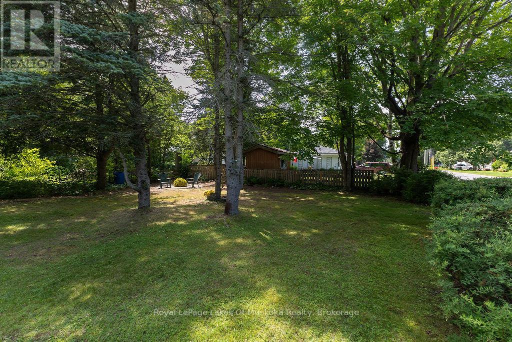 880 SARAH STREET N - 33