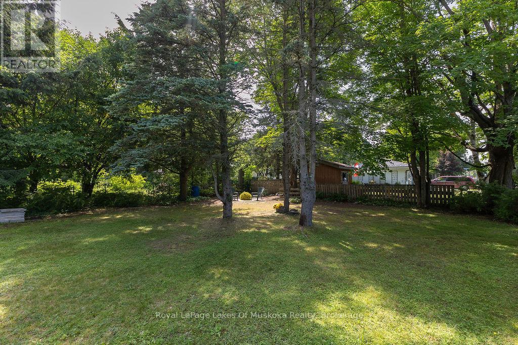 880 SARAH STREET N - 34