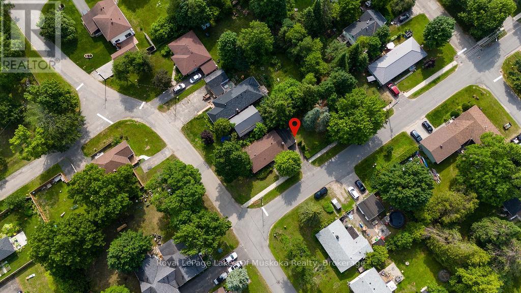 880 SARAH STREET N - 36