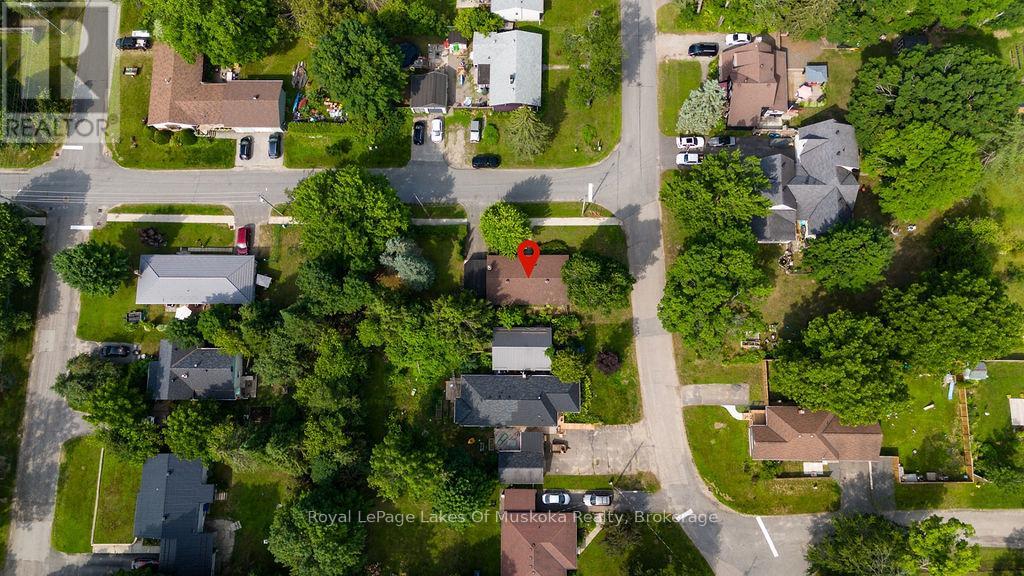 880 SARAH STREET N - 4