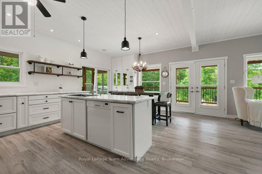 558 518 HIGHWAY - Image 10