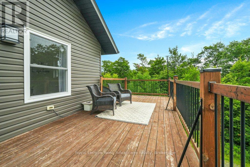 558 518 HIGHWAY - Image 33