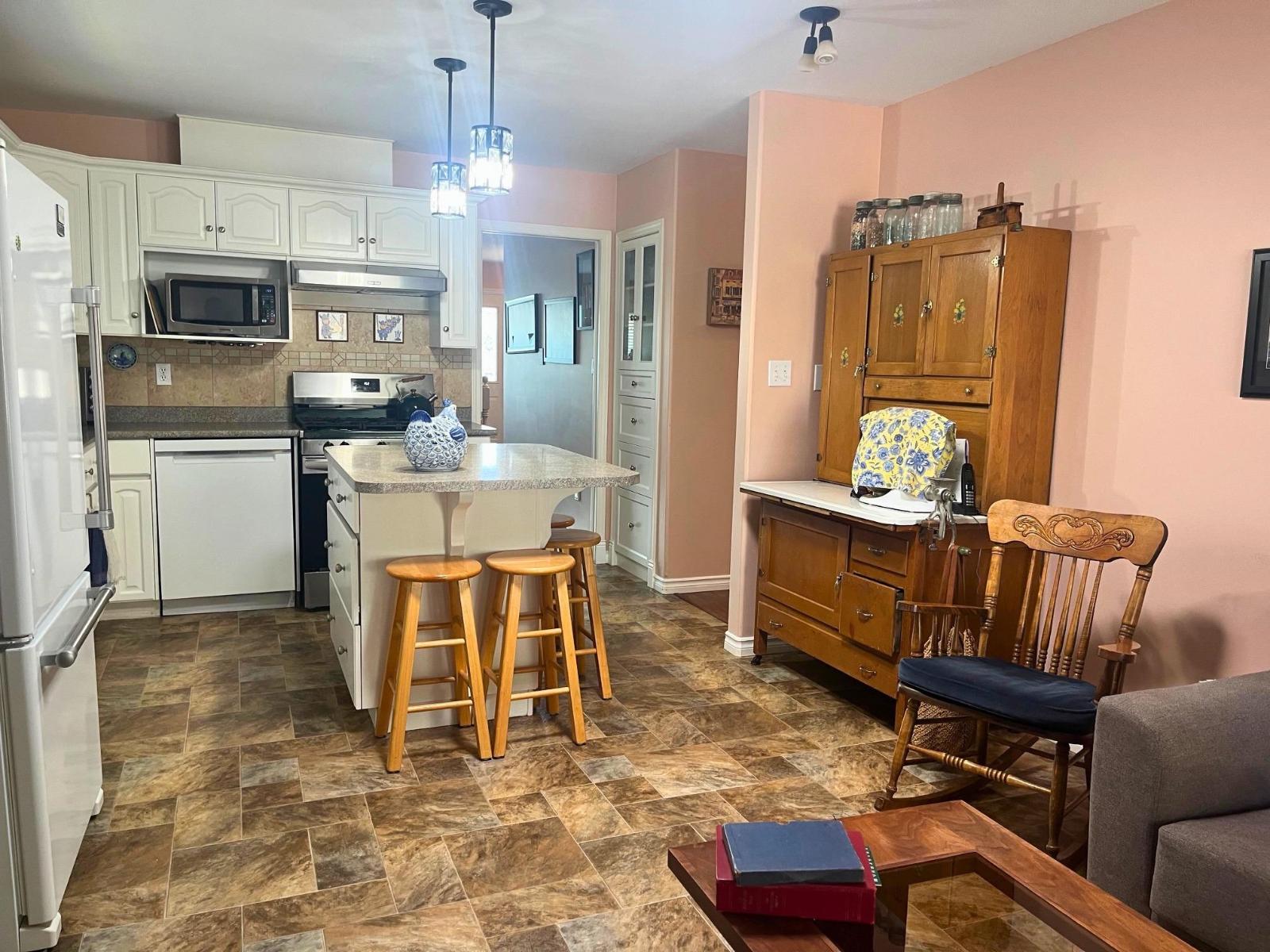 2 Bed, 2 Bath House for Sale in Chilliwack – 18 46485 AIRPORT ROAD, Chilliwack Proper South – MLS# R3137212 - Image 14