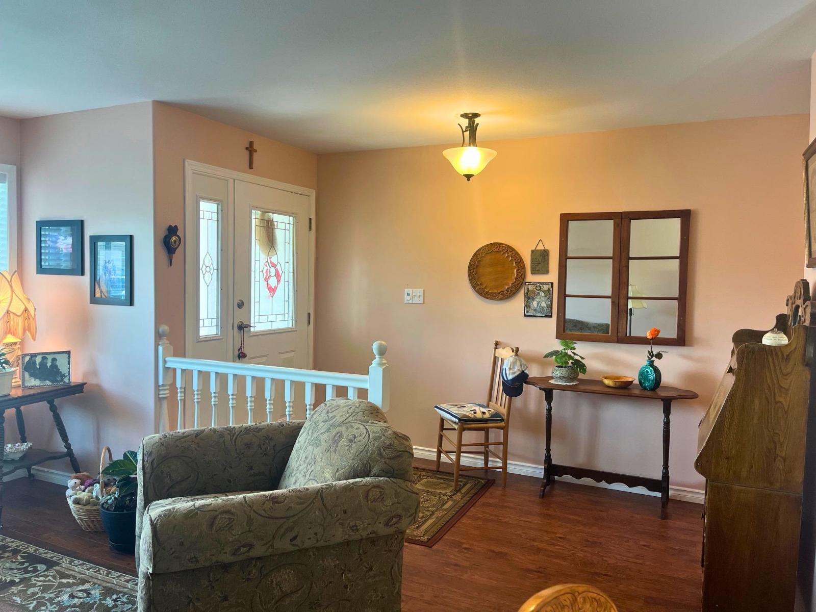 2 Bed, 2 Bath House for Sale in Chilliwack – 18 46485 AIRPORT ROAD, Chilliwack Proper South – MLS# R3137212 - Image 6