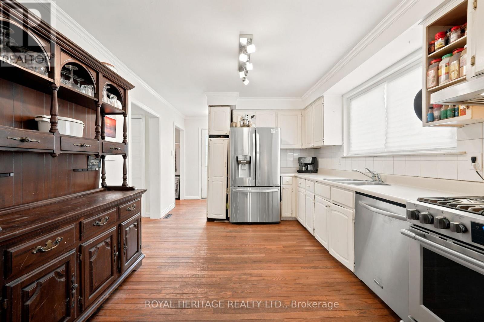 2 BELTON COURT - 11