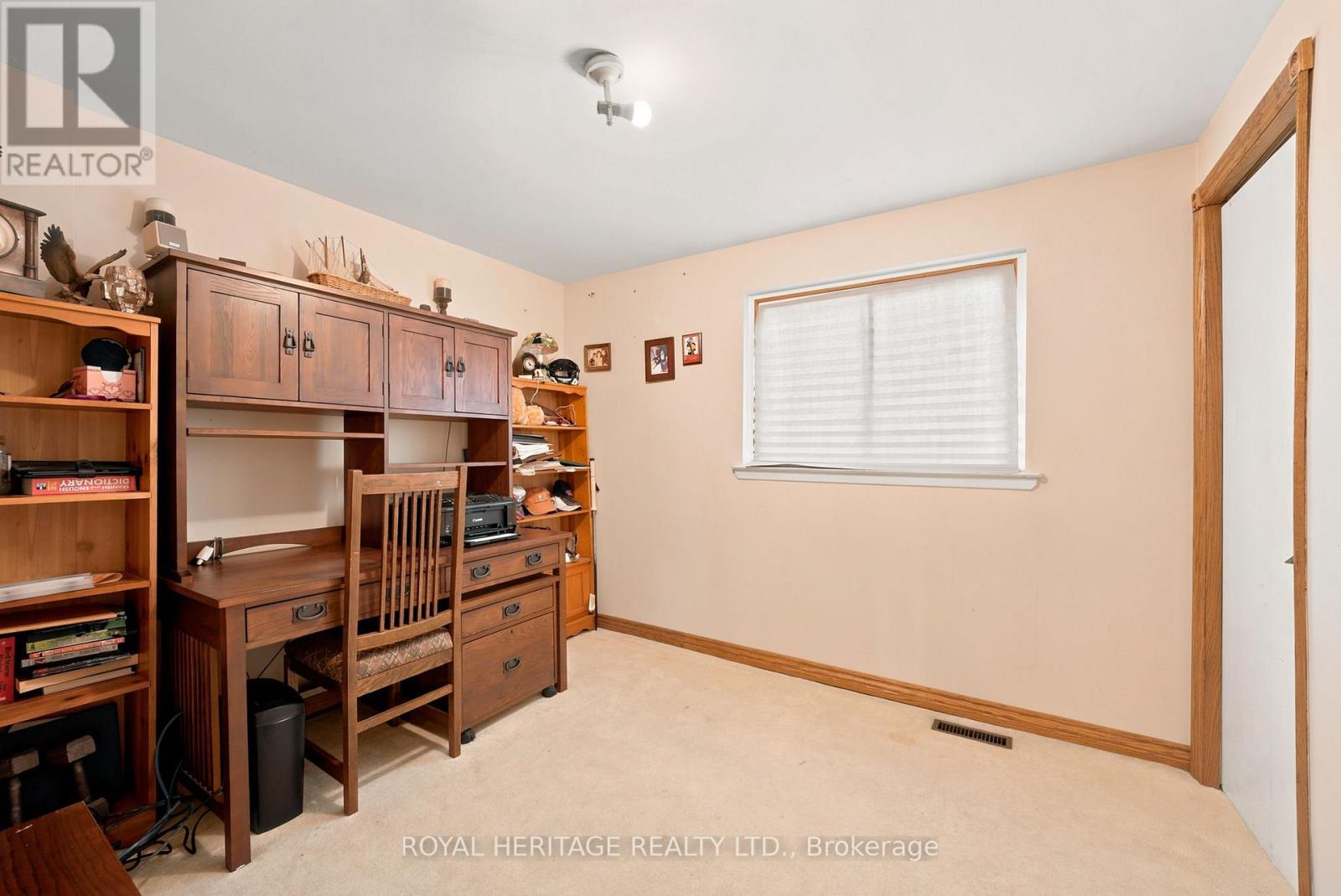 2 BELTON COURT - 23