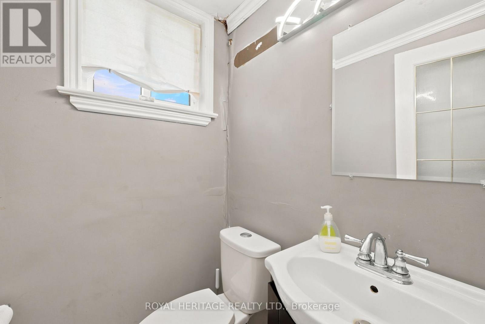 2 BELTON COURT - 27