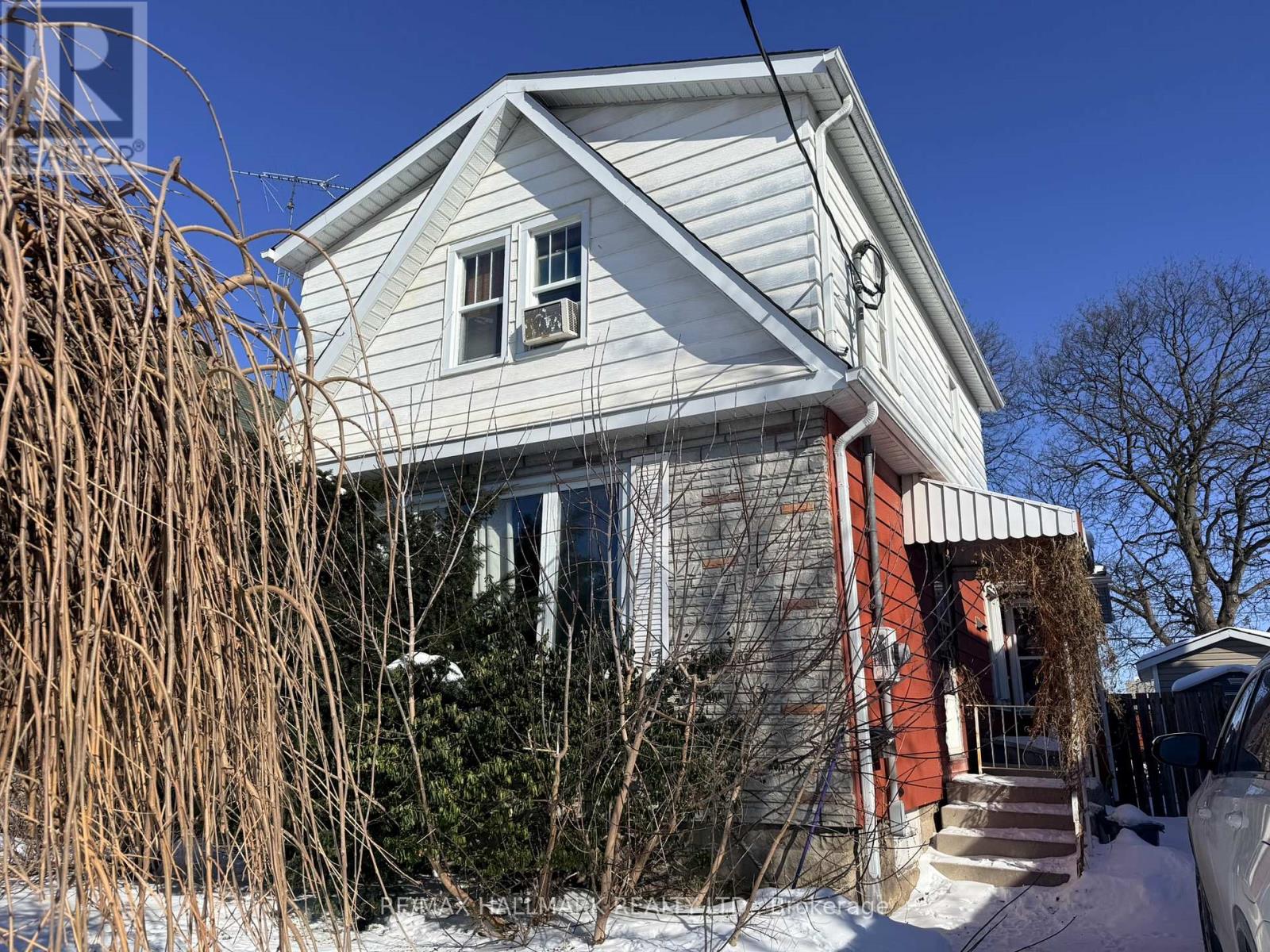 87 GLADSTONE AVENUE - 2