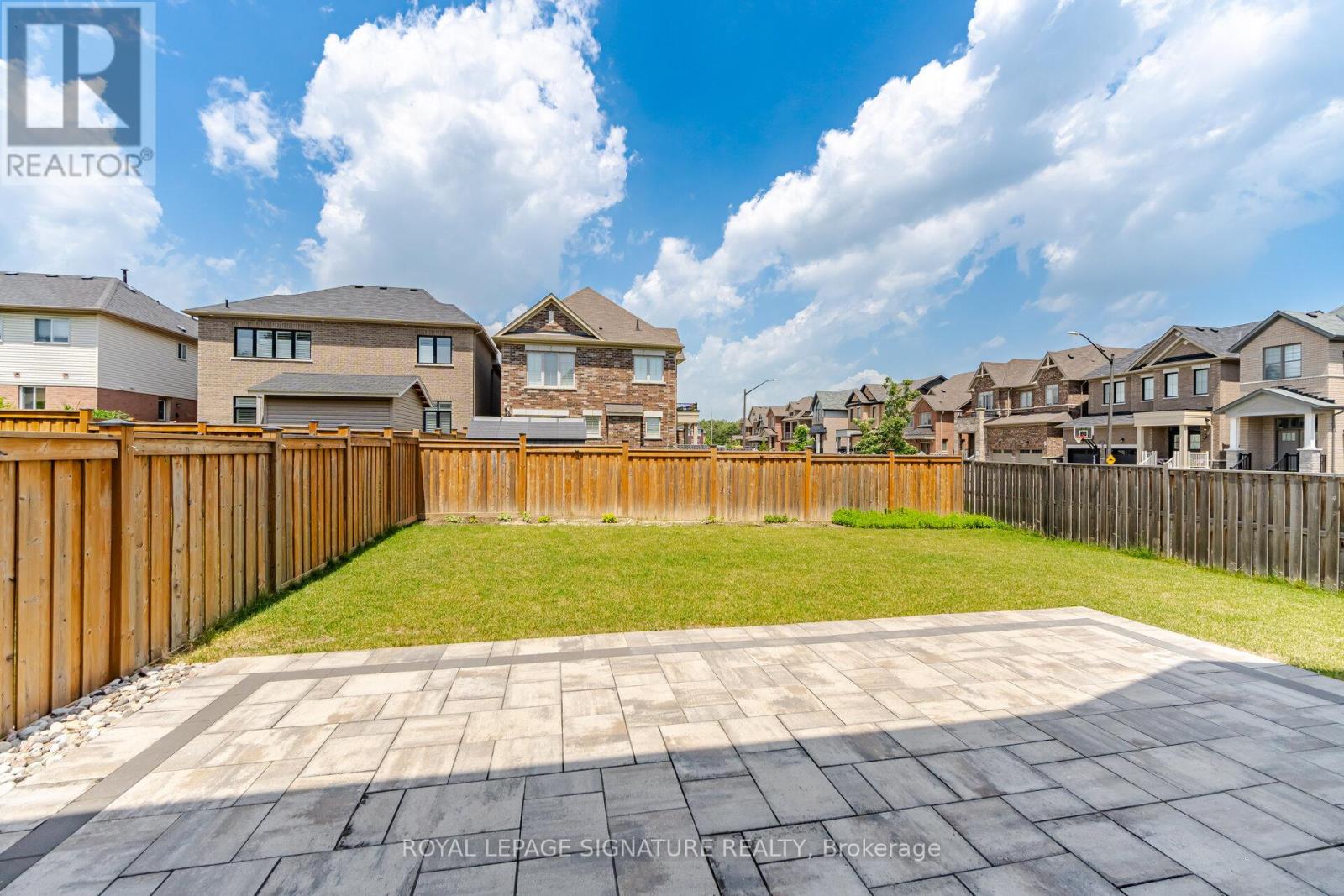 60 LOFTHOUSE DRIVE - 32