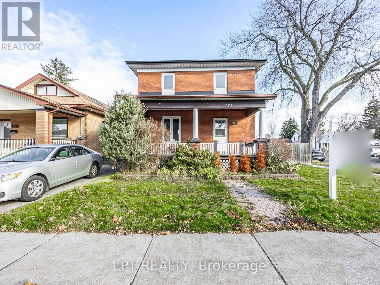 201 RITSON ROAD S - 1