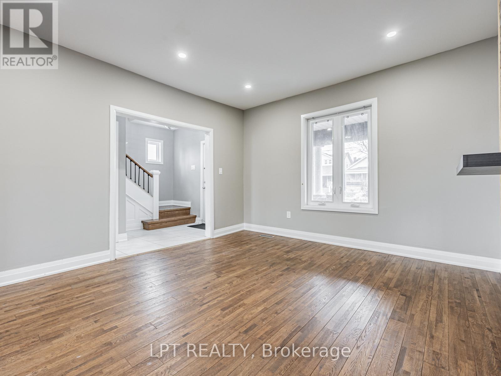 201 RITSON ROAD S - 19