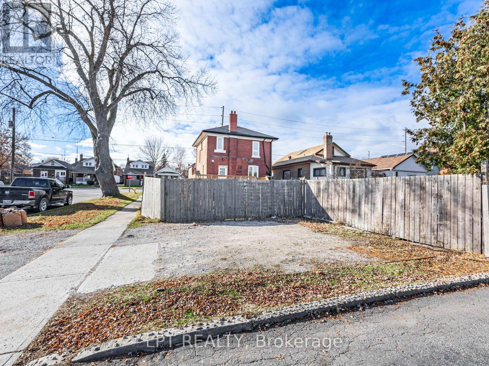 201 RITSON ROAD S - 6