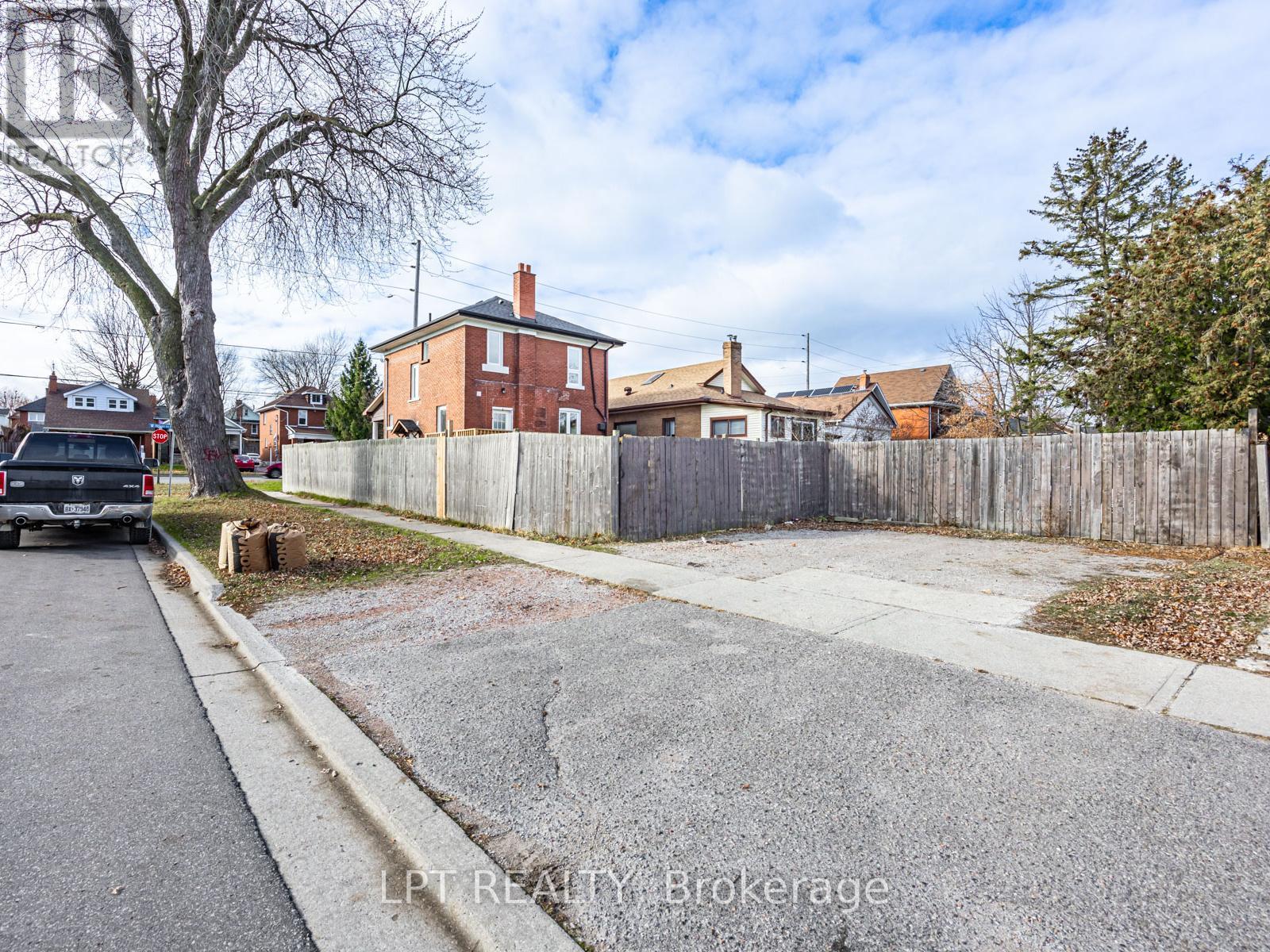 201 RITSON ROAD S - 8