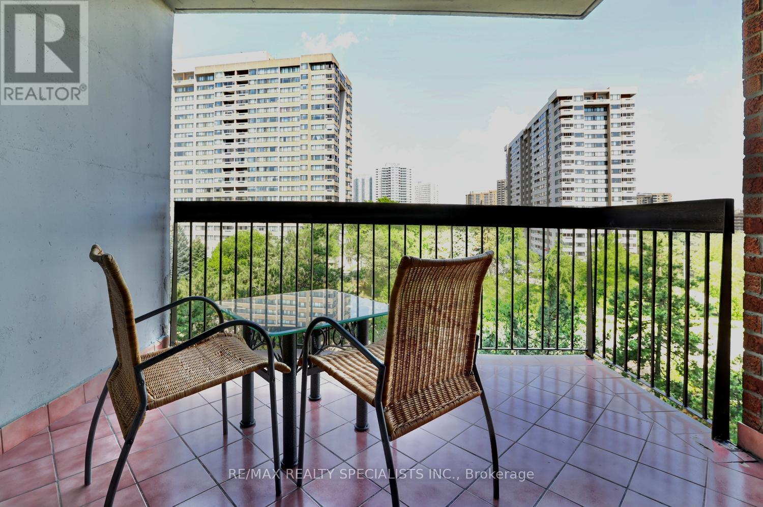 #704 20 MISSISSAUGA VALLEY BOULEVARD - 19