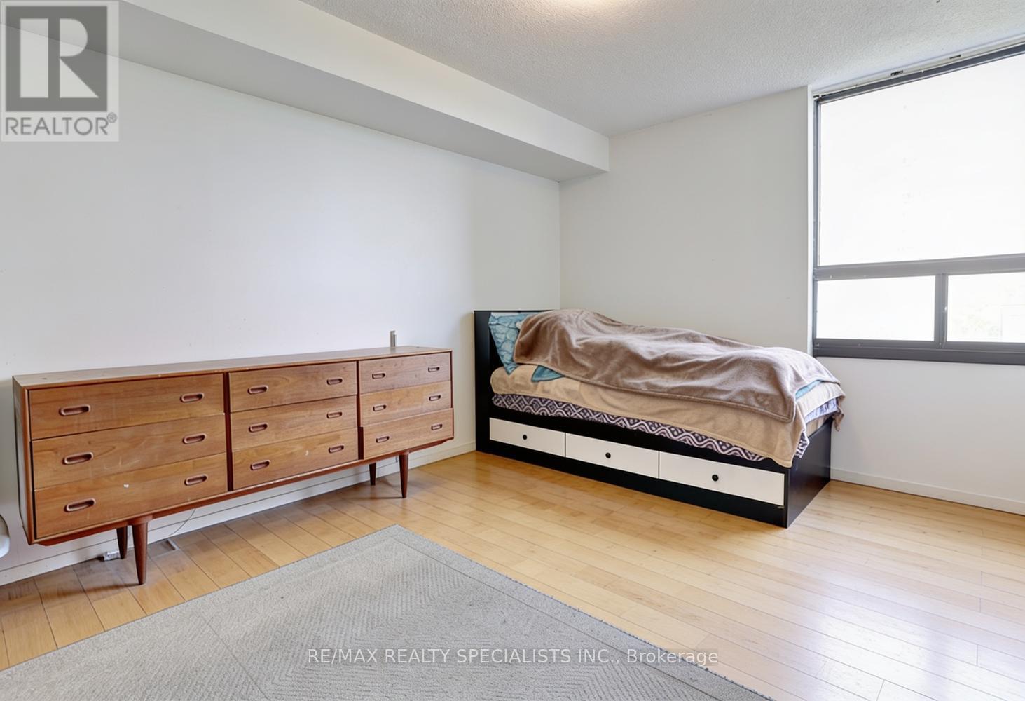 #704 20 MISSISSAUGA VALLEY BOULEVARD - 21
