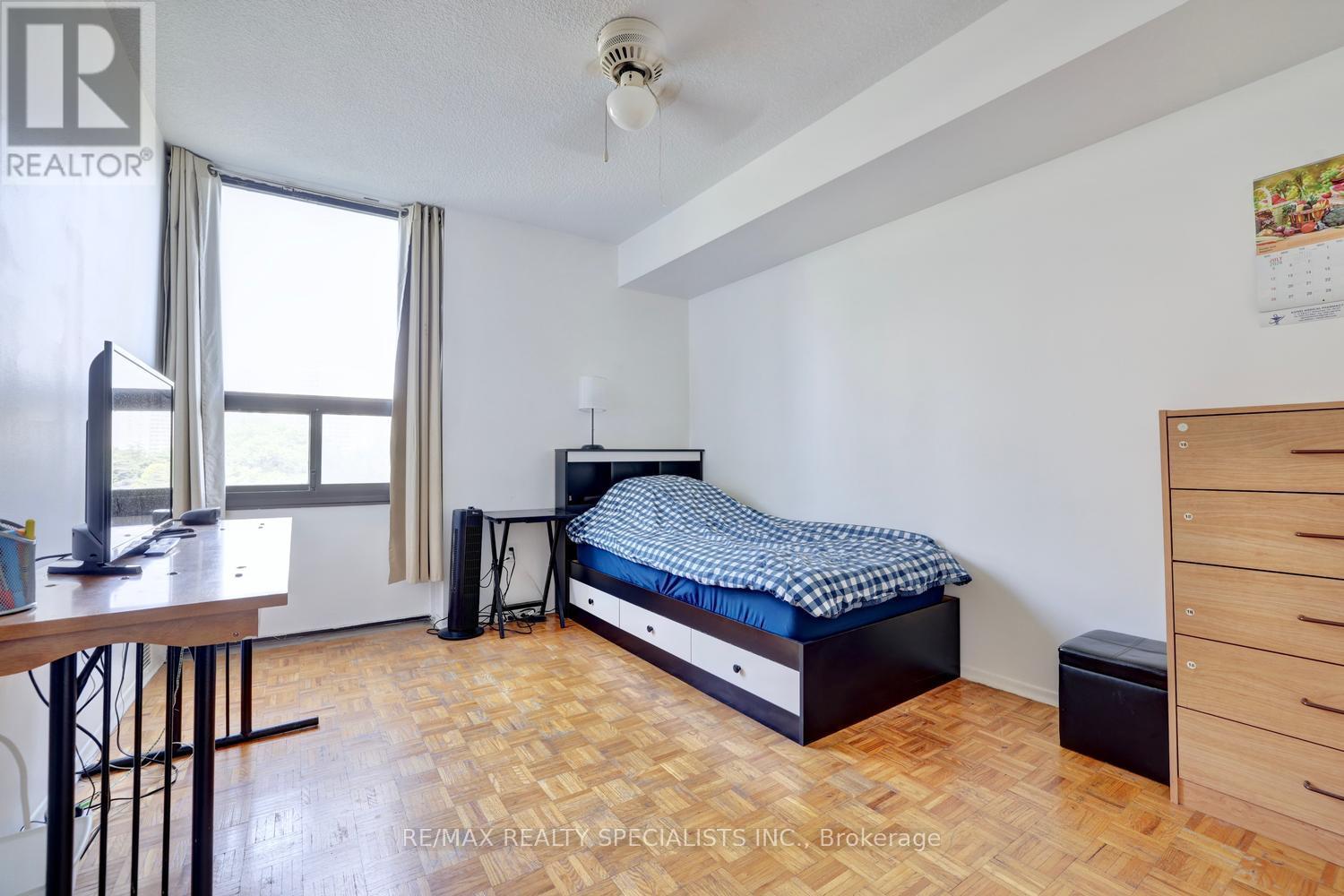 #704 20 MISSISSAUGA VALLEY BOULEVARD - 24