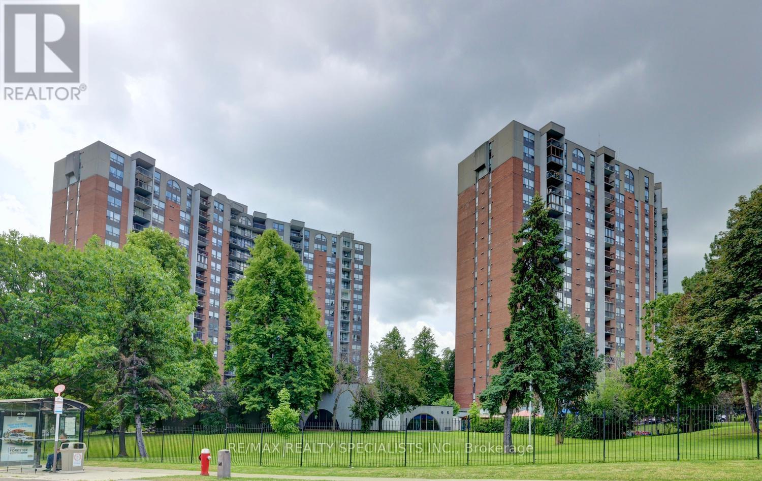 #704 20 MISSISSAUGA VALLEY BOULEVARD - 3