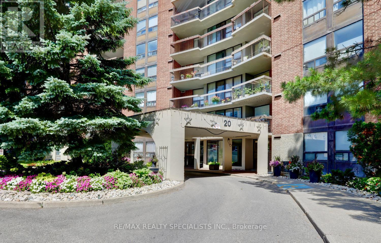 #704 20 MISSISSAUGA VALLEY BOULEVARD - 4