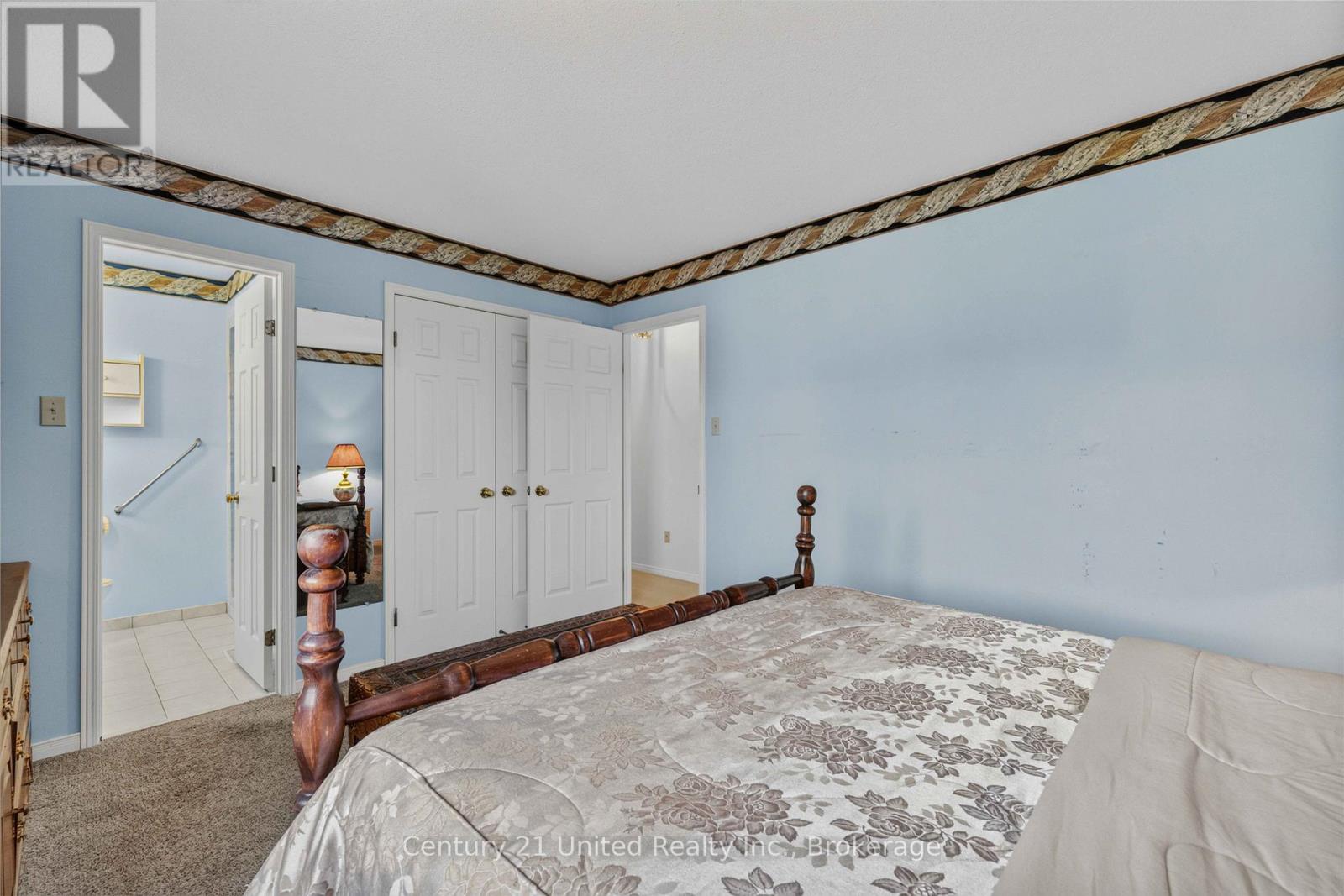 2317 WOODGLADE BOULEVARD - 32
