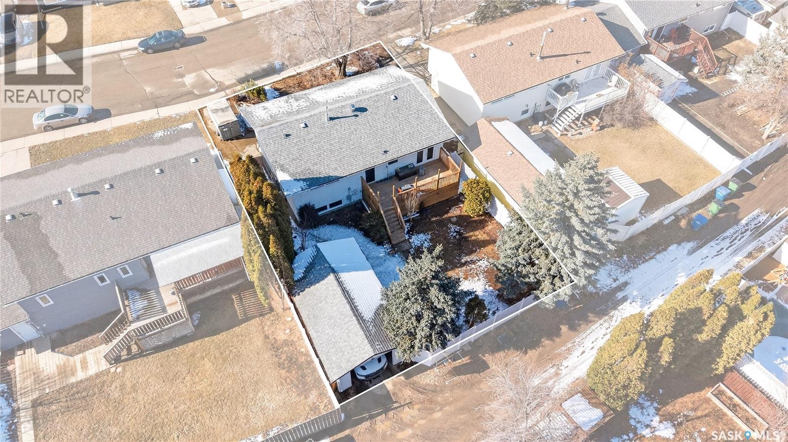 1321 Prince CRESCENT - 2