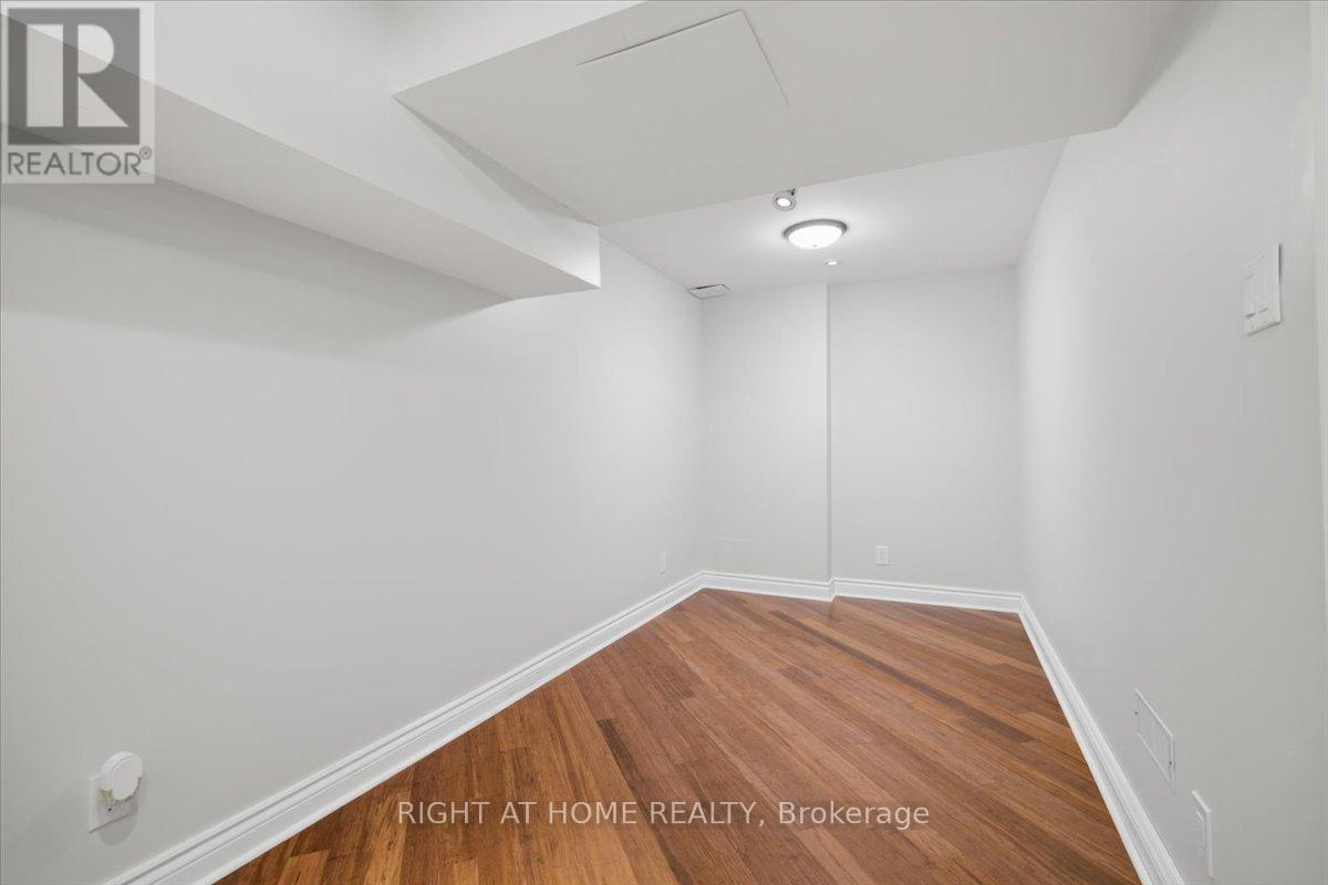 15 WILLOWBANKS TERRACE - 36