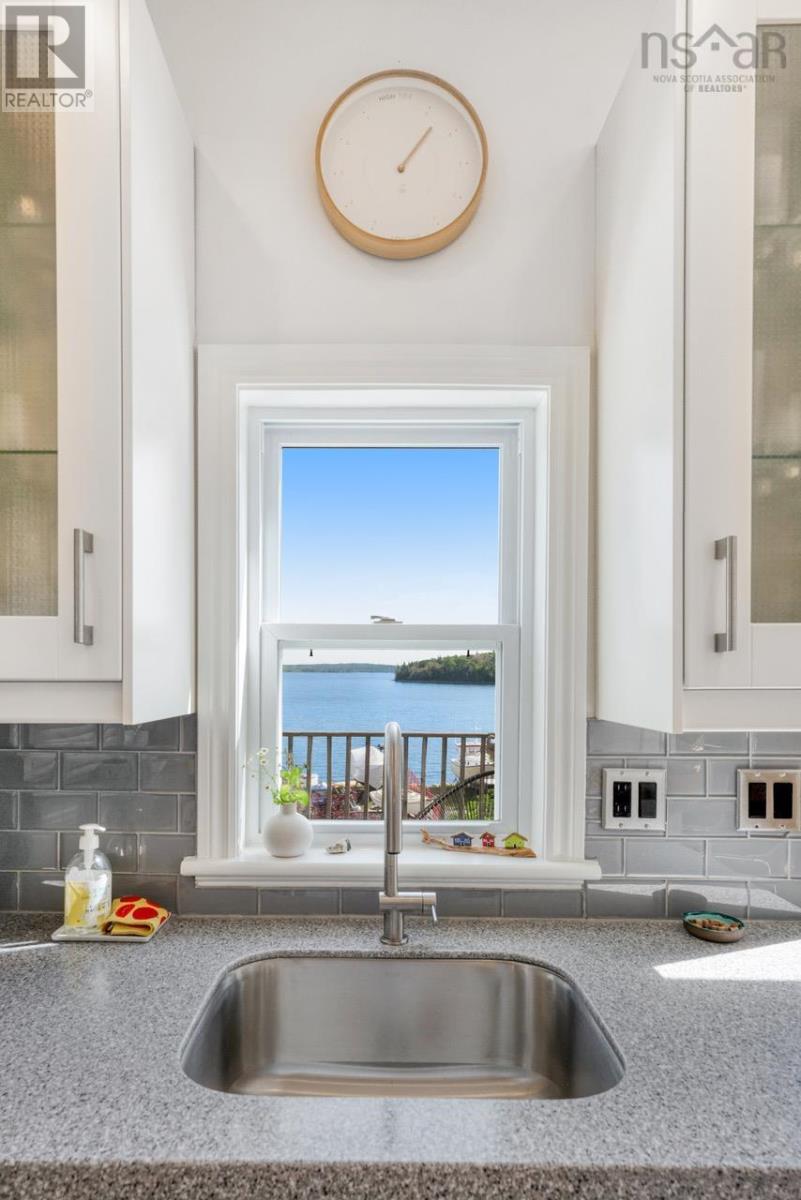 268 Montague Street - 12