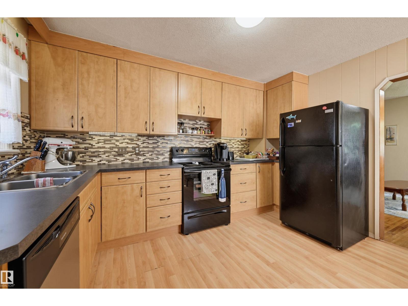 11414 88 ST NW NW - 10