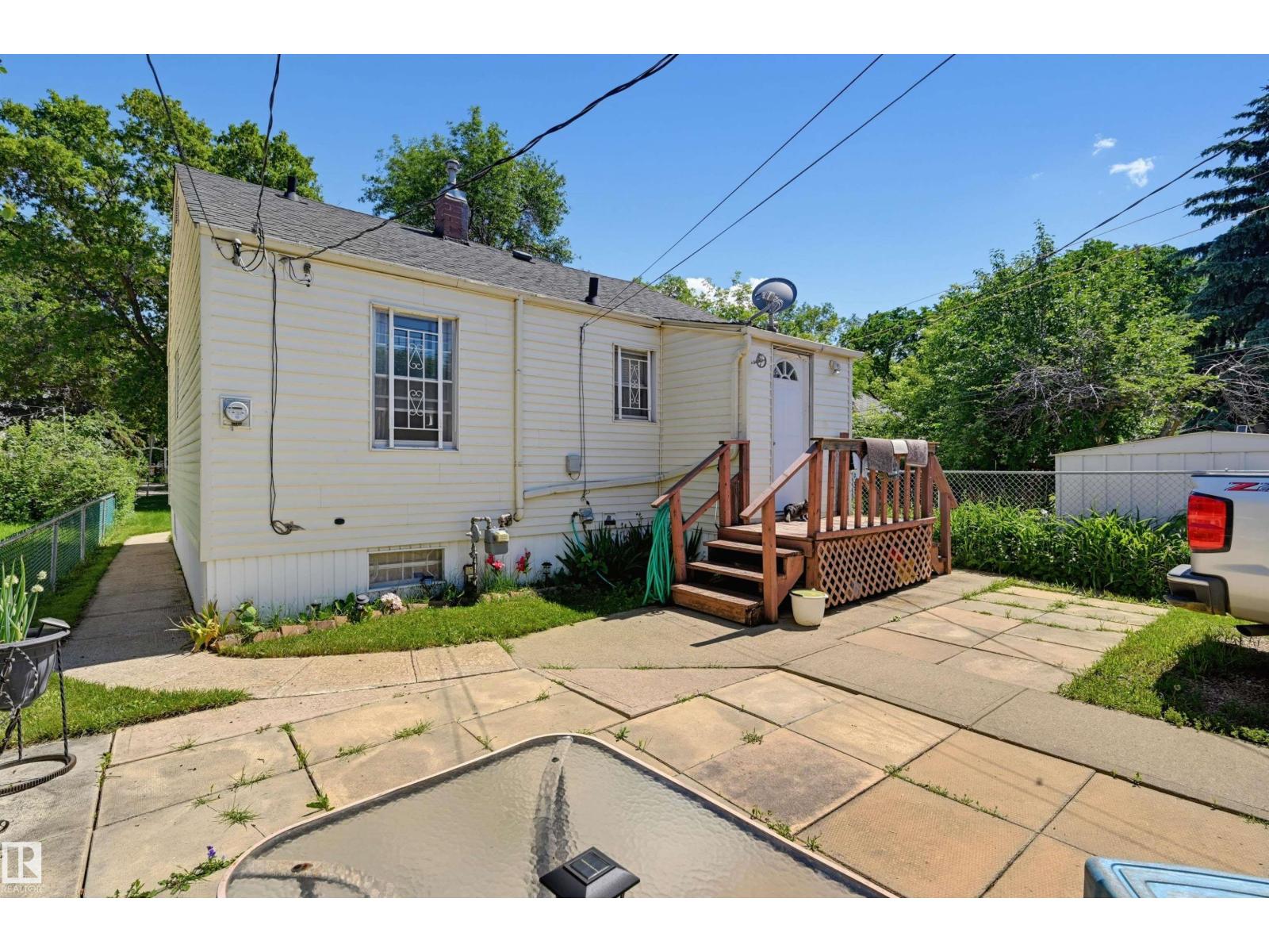 11414 88 ST NW NW - 20