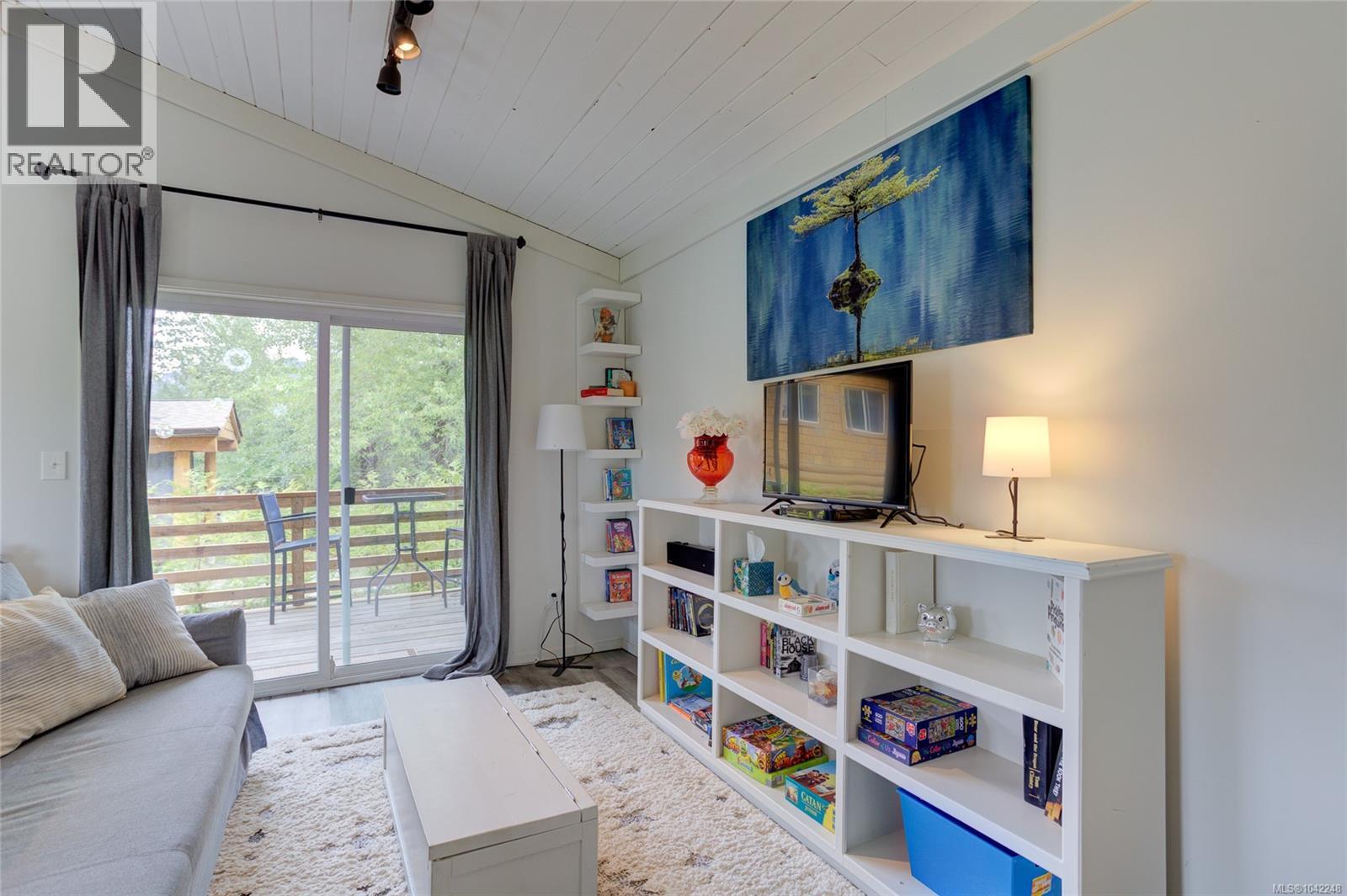 #6 8631 South Shore Rd - 12