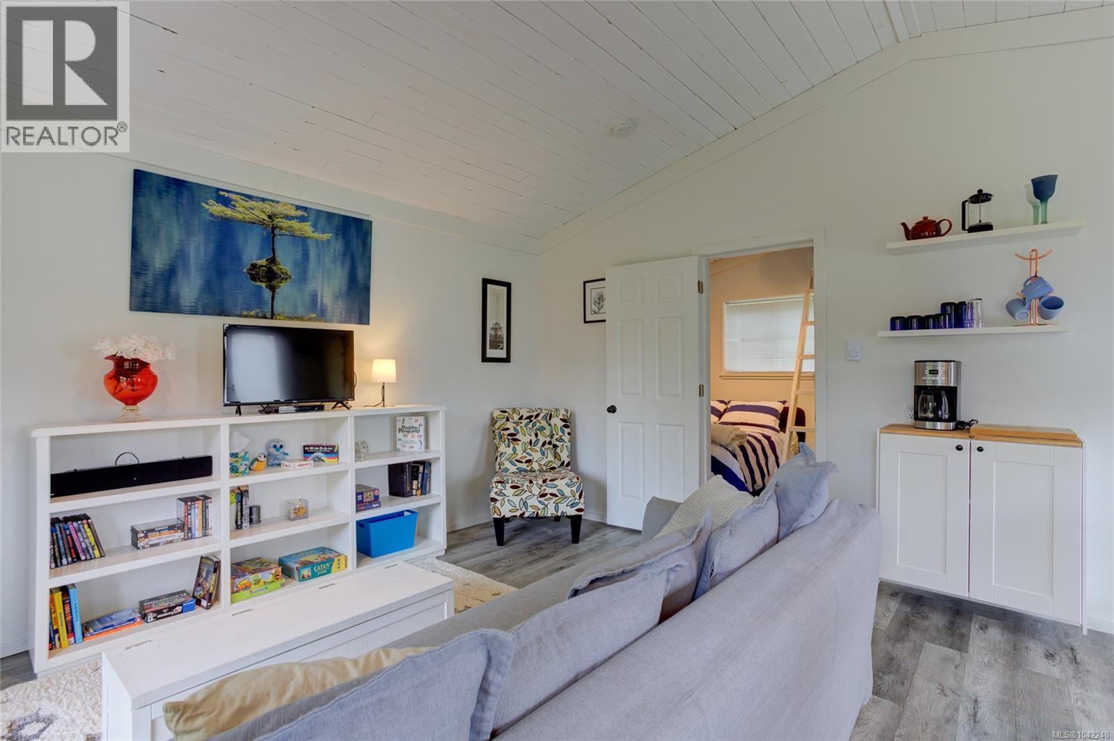 #6 8631 South Shore Rd - 13