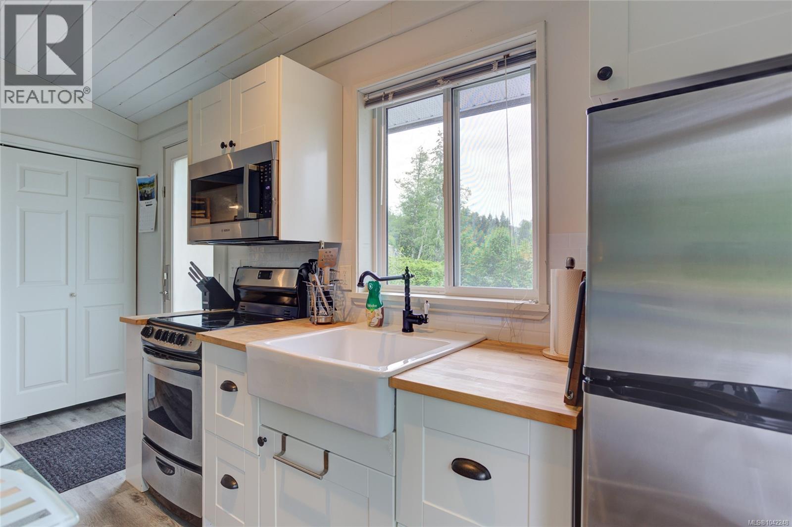 #6 8631 South Shore Rd - 25