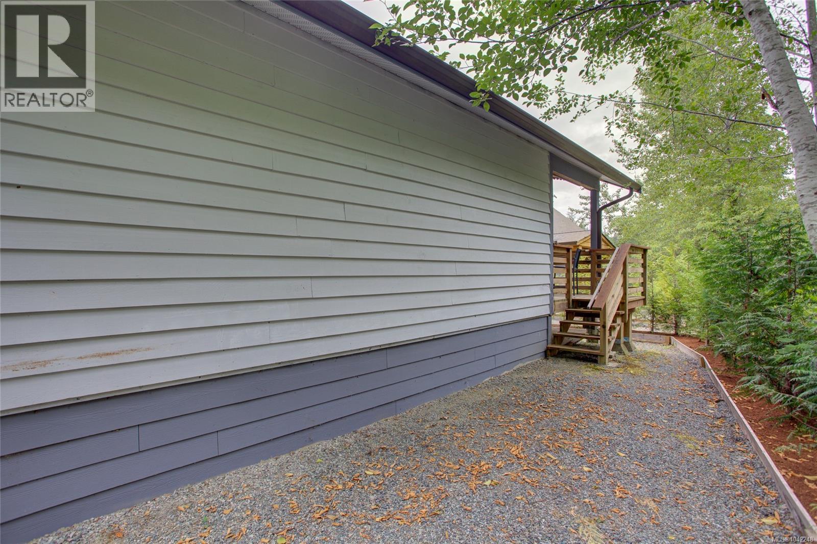 #6 8631 South Shore Rd - 29