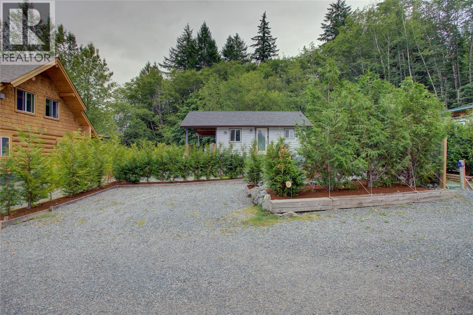#6 8631 South Shore Rd - 32