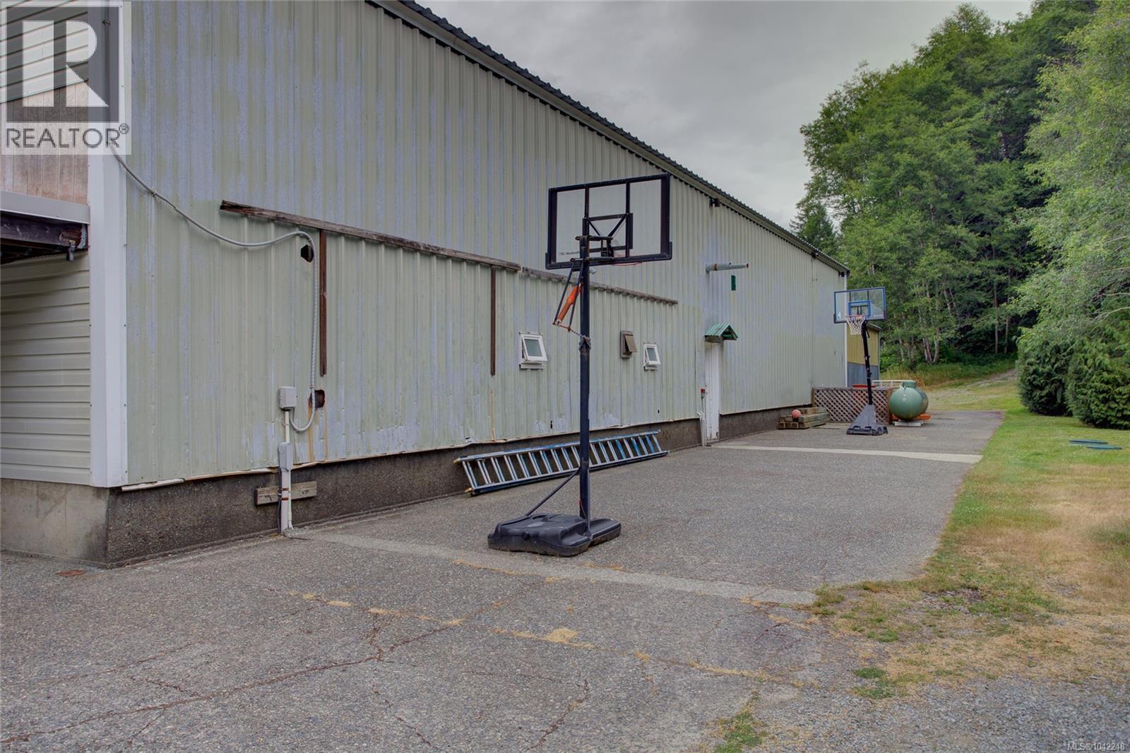 #6 8631 South Shore Rd - 50