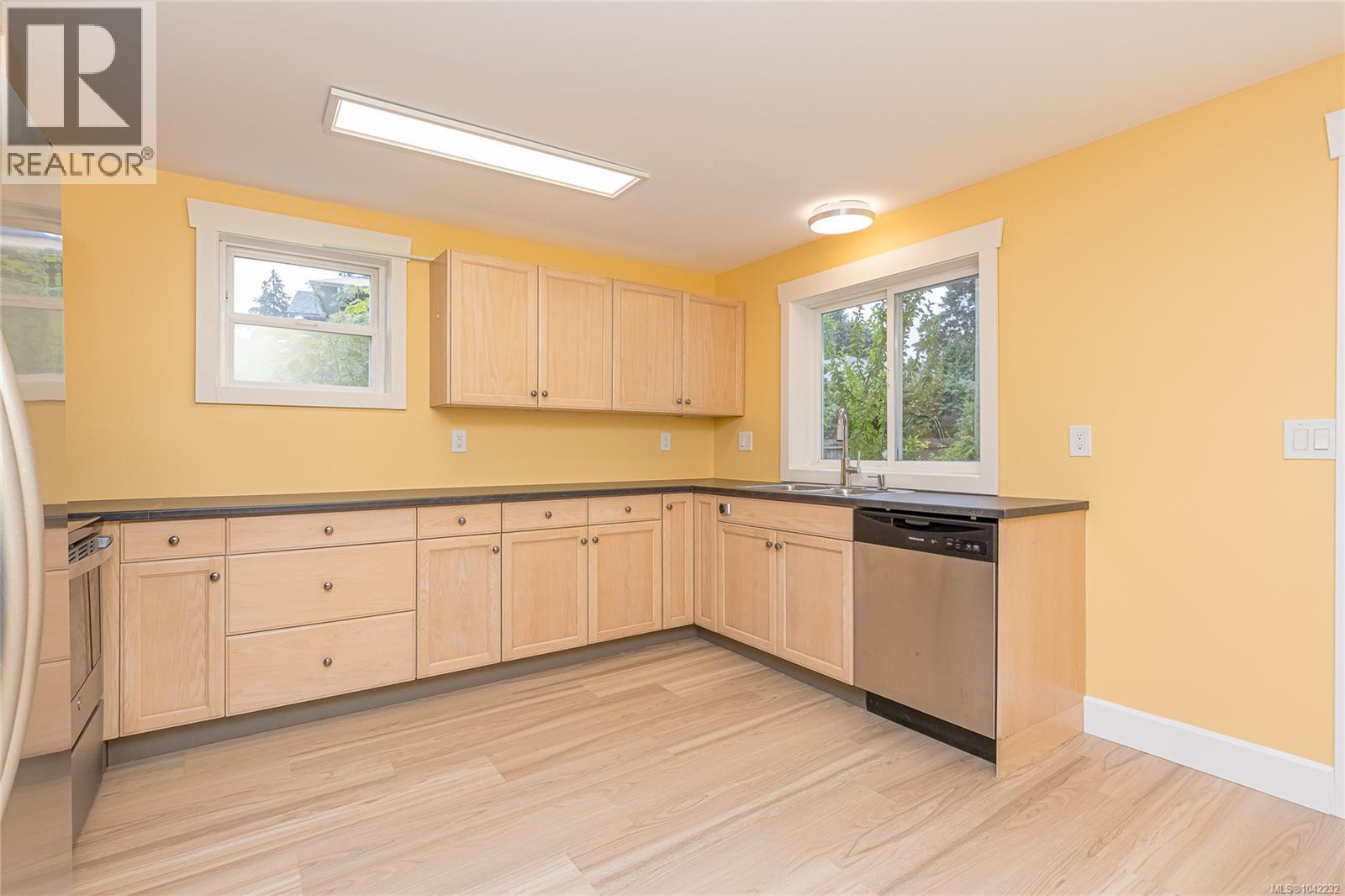 5934 Highland Ave - 7