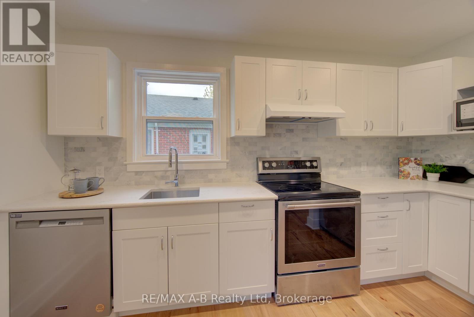 34 SOMERSET STREET - 13