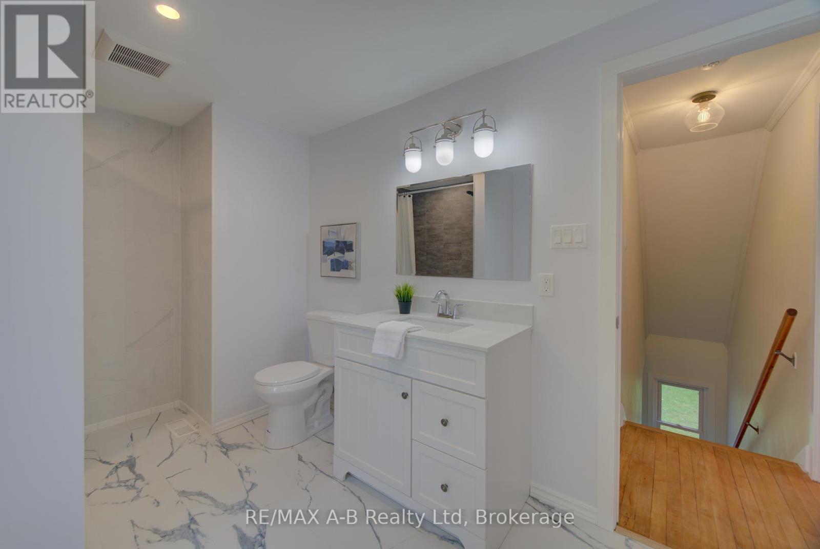 34 SOMERSET STREET - 22