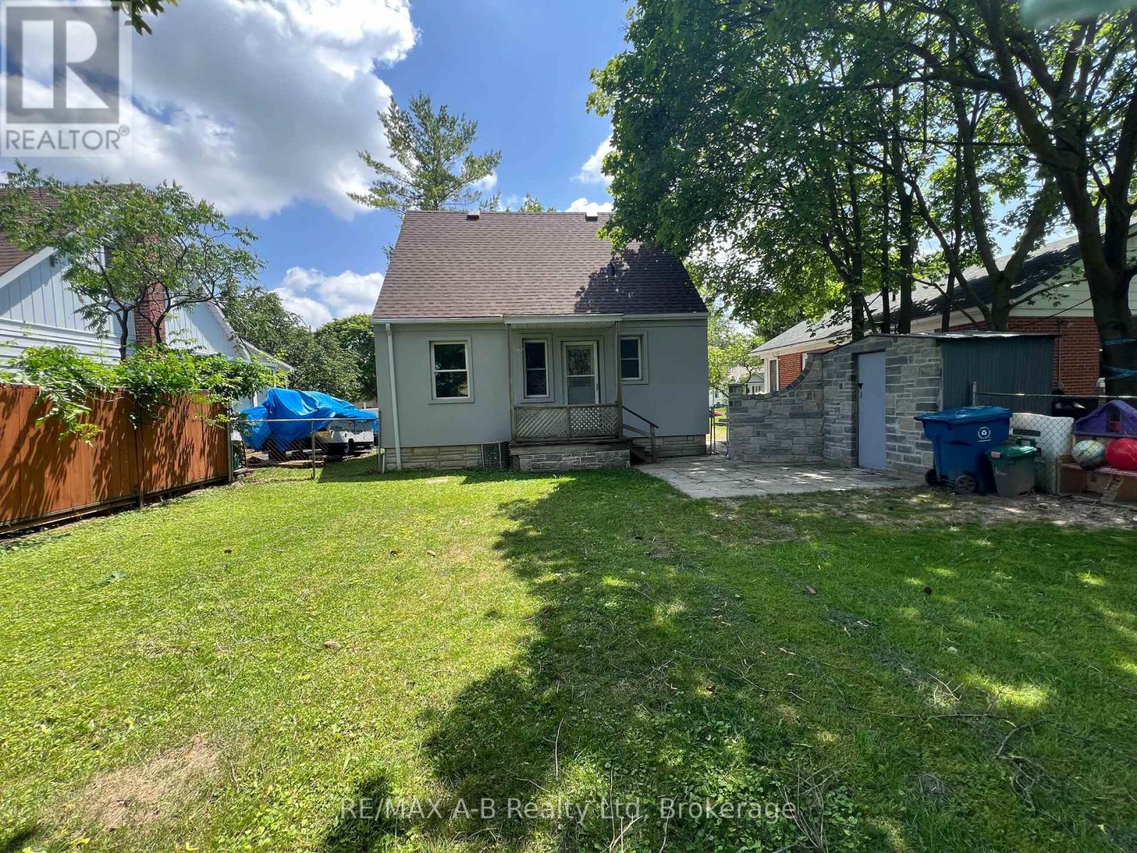 34 SOMERSET STREET - 39